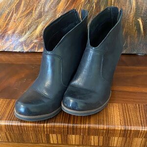 Korks Ease Chandra Balck